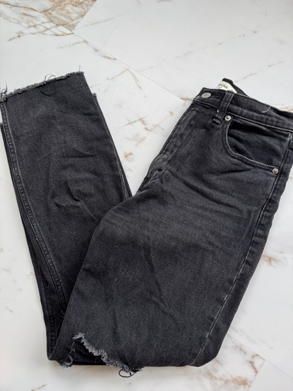 Abercrombie & Fitch The Ankle Straight Ultra High Rise Jean Sz 26/2R Black